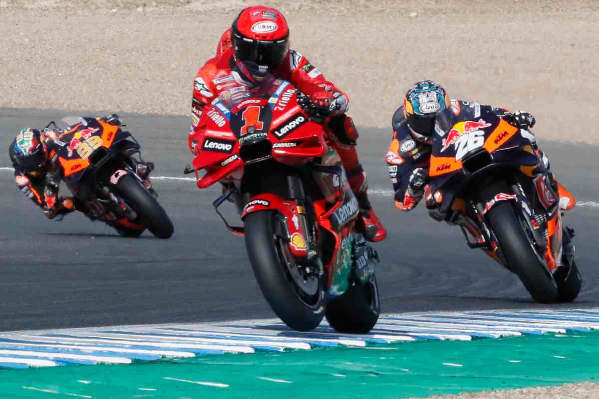 Ducati e KTM si sfidano in MotoGP