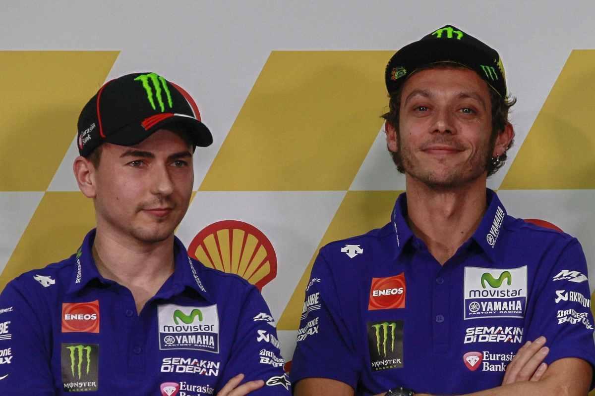 Lorenzo, arriva l'ammissione a sorpresa su Valentino Rossi: tifosi a bocca aperta