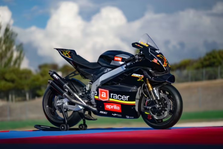 Aprilia RSV4 X ex3ma novità moto sportiva