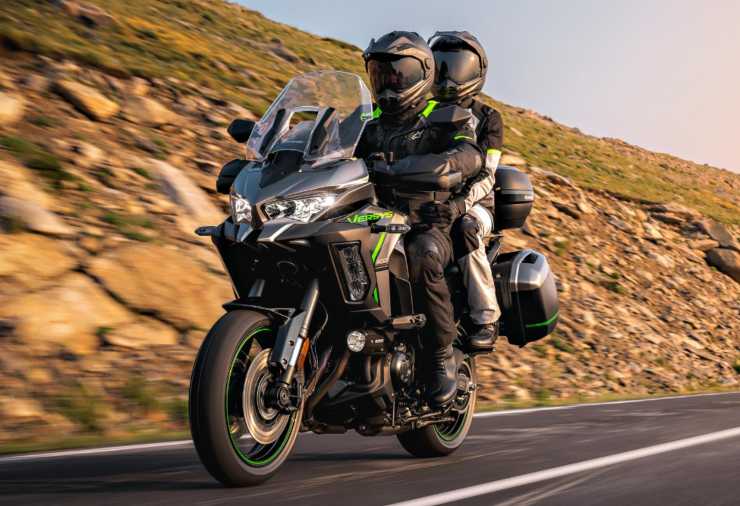 Kawasaki Versys 1100 novità enduro moto