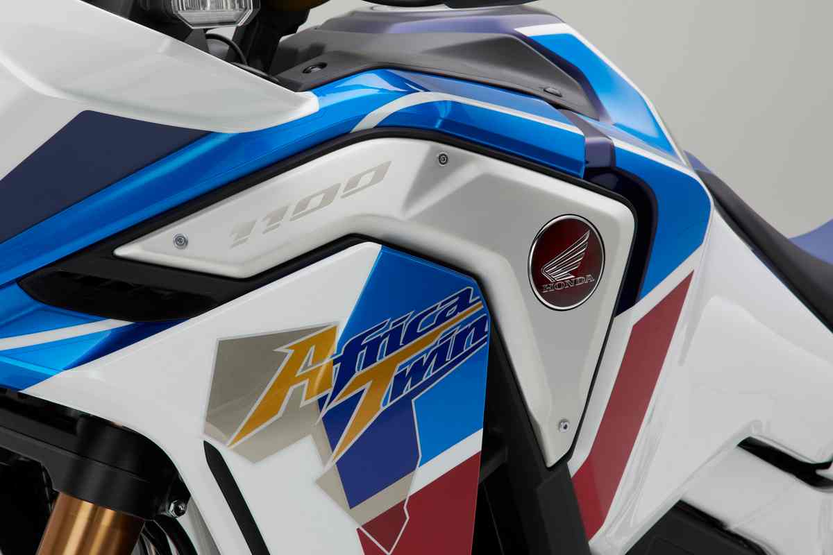 Honda incredula: il clone cinese dell'Africa Twin fa il giro del web, il prezzo è irrisorio