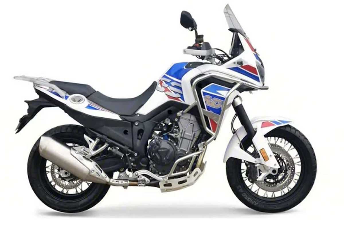 Honda incredula: il clone cinese dell'Africa Twin fa il giro del web, il prezzo è irrisorio