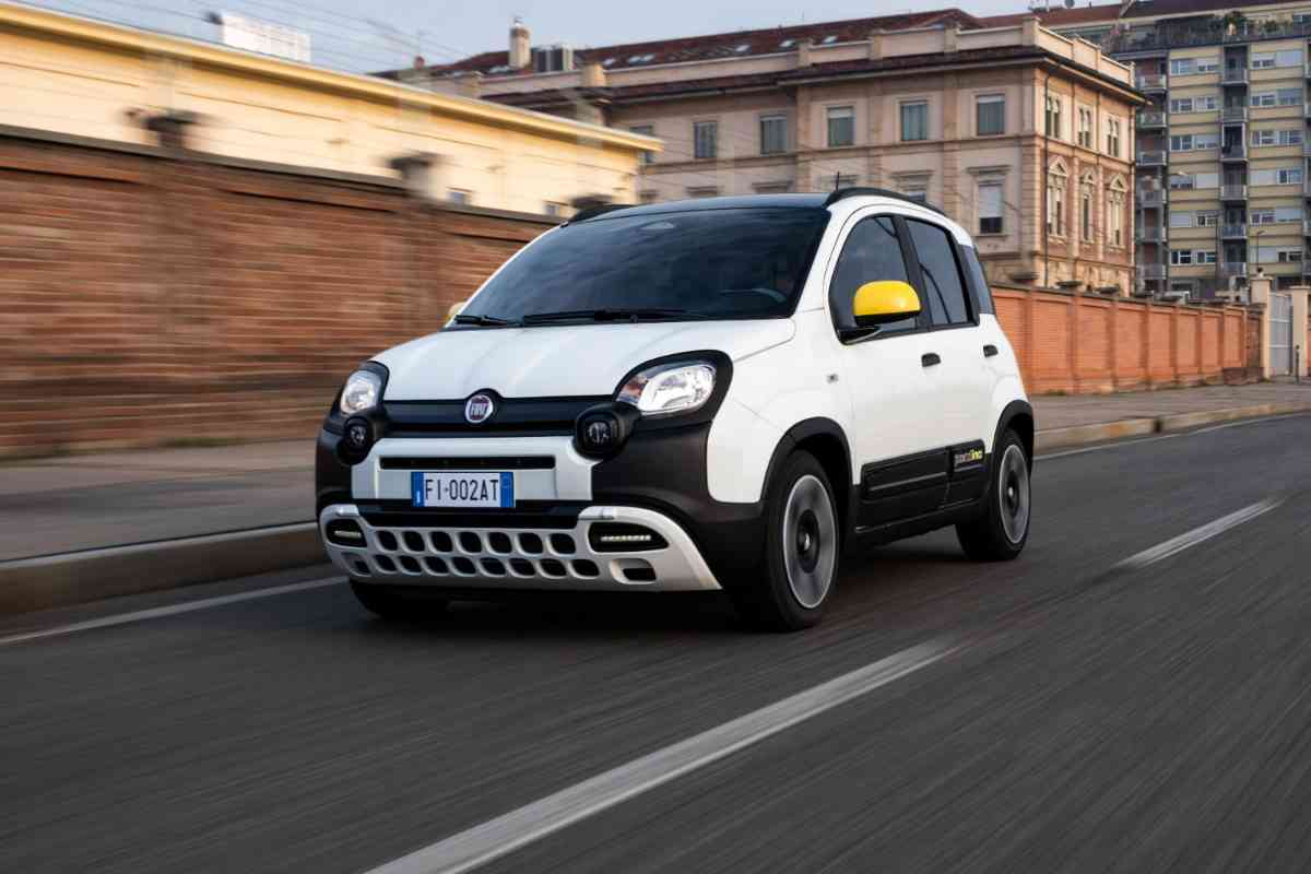 Stop alla Fiat Panda, decisione tremenda di Stellantis: si chiude un'epoca