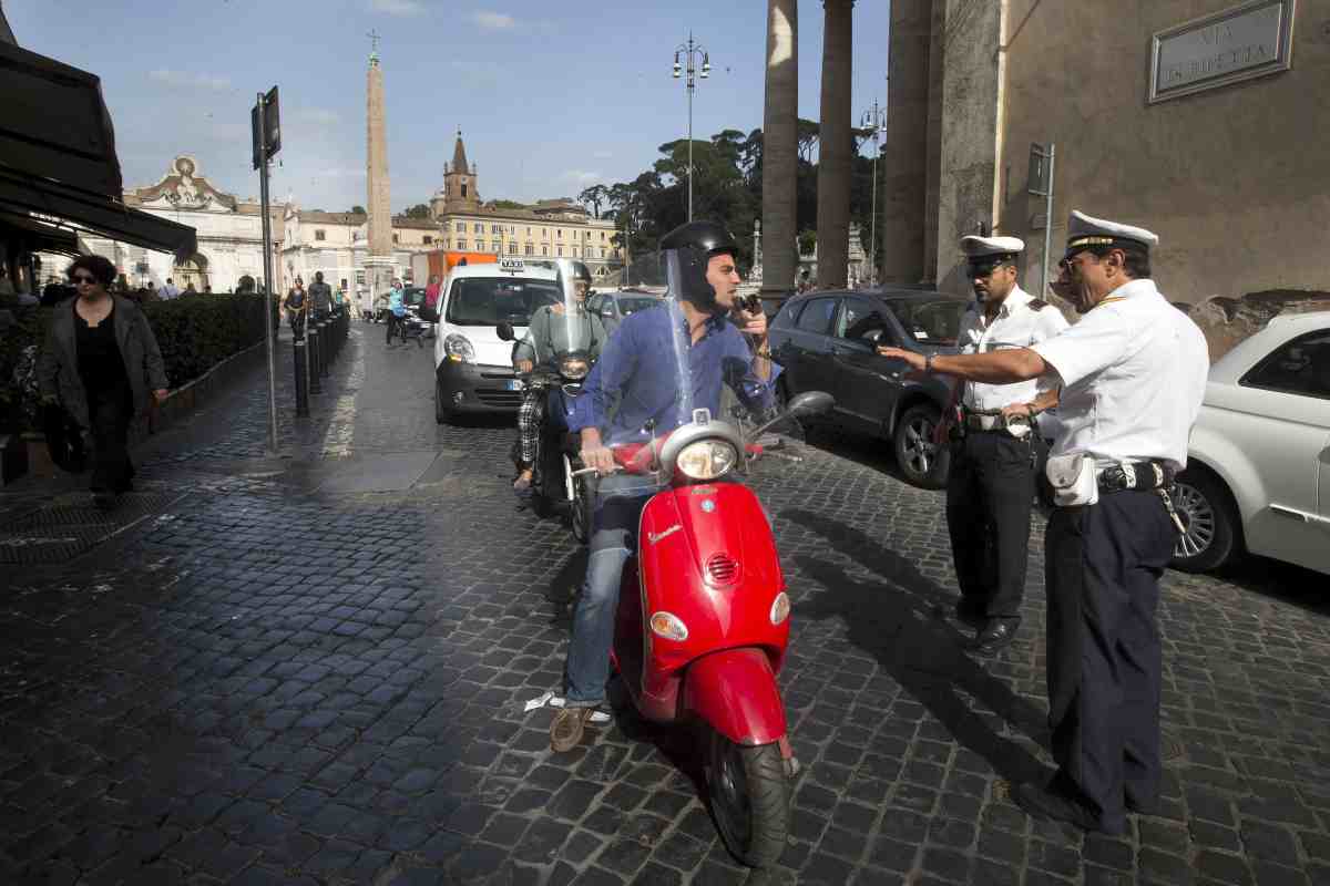 Scooter nel traffico cittadino