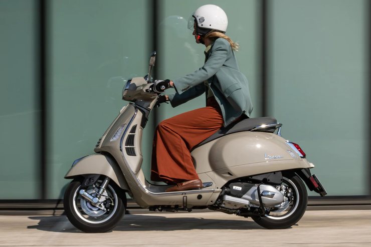 Vespa GTS 310 novità scooter