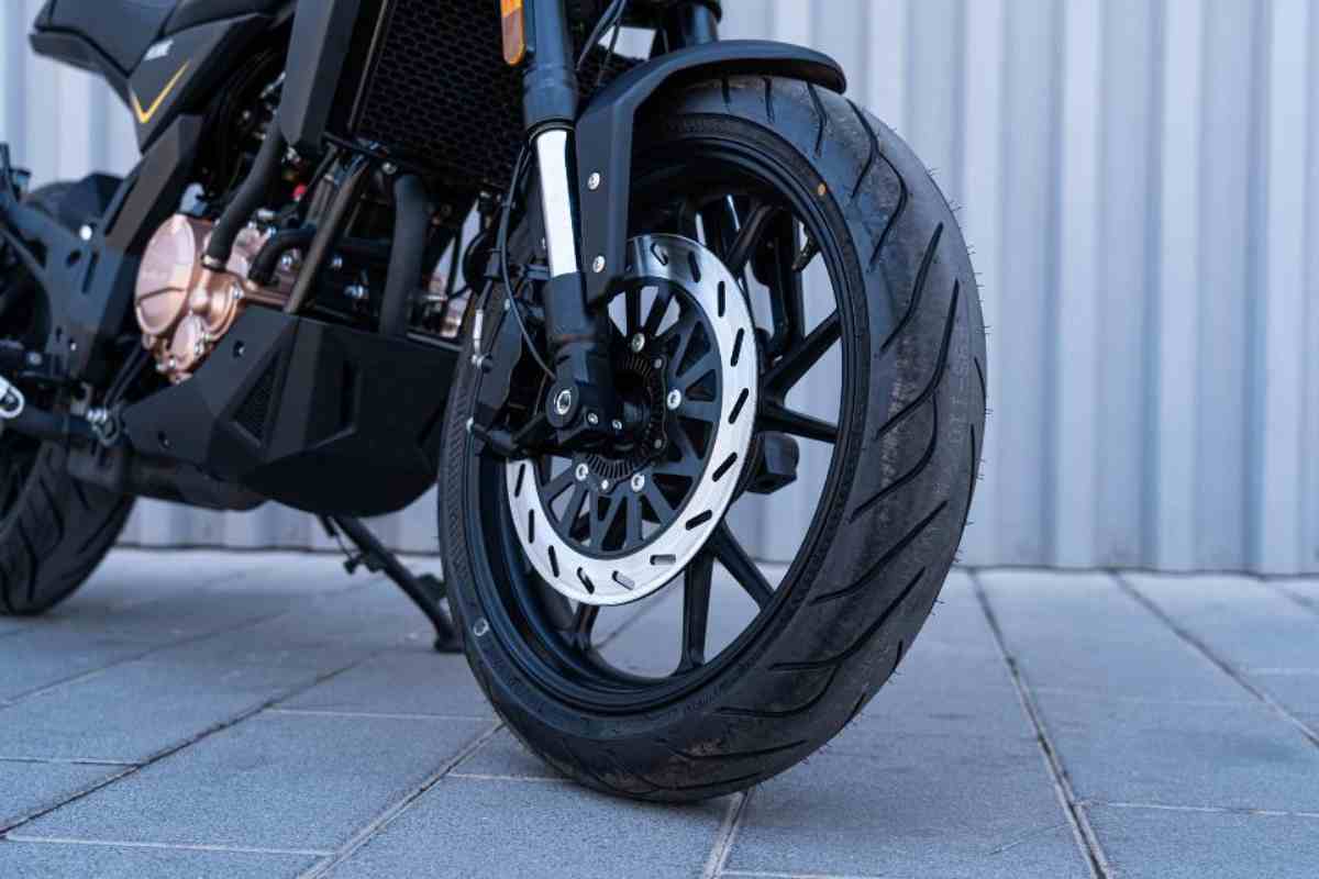 Una moto scrambler che costa poco? La soluzione ideale dall'Europa, qualità-prezzo da urlo