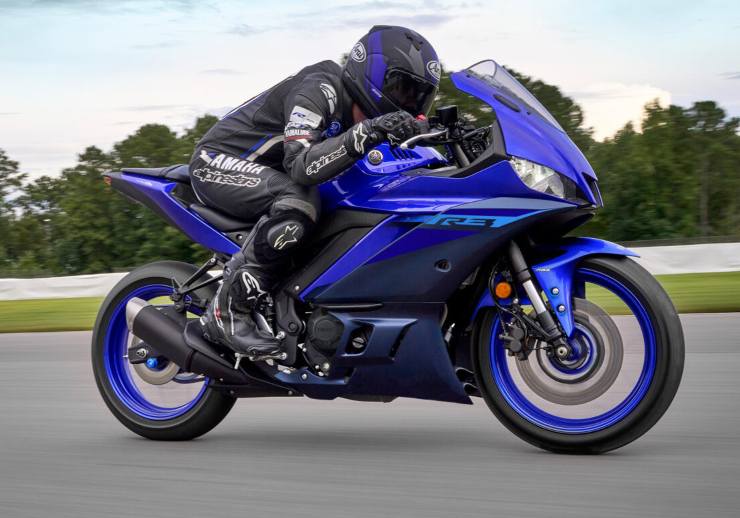 Yamaha R3 novità moto sportiva