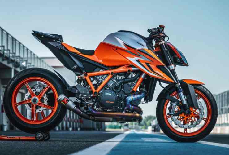 KTM 1290 Super Duke R EVO scontata