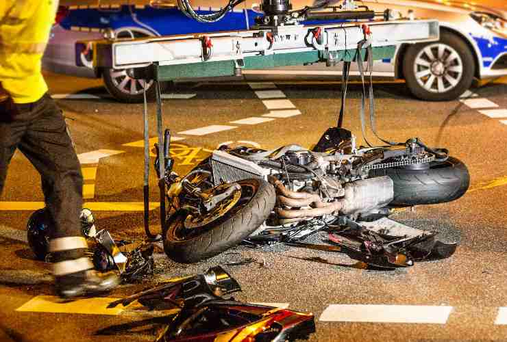 La truffa dell'incidente con la moto