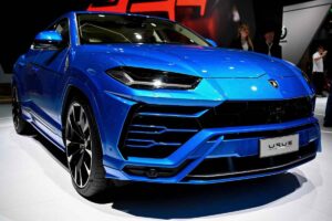 La Lamborgini Urus in esposizione