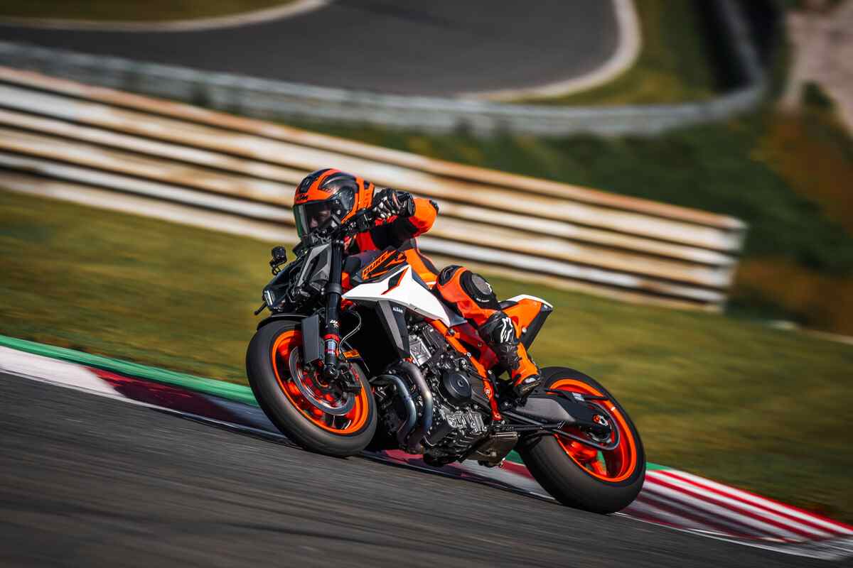 KTM 990 Super Duke 2025