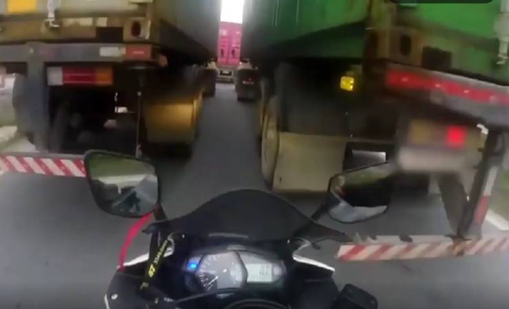 Lane splitting