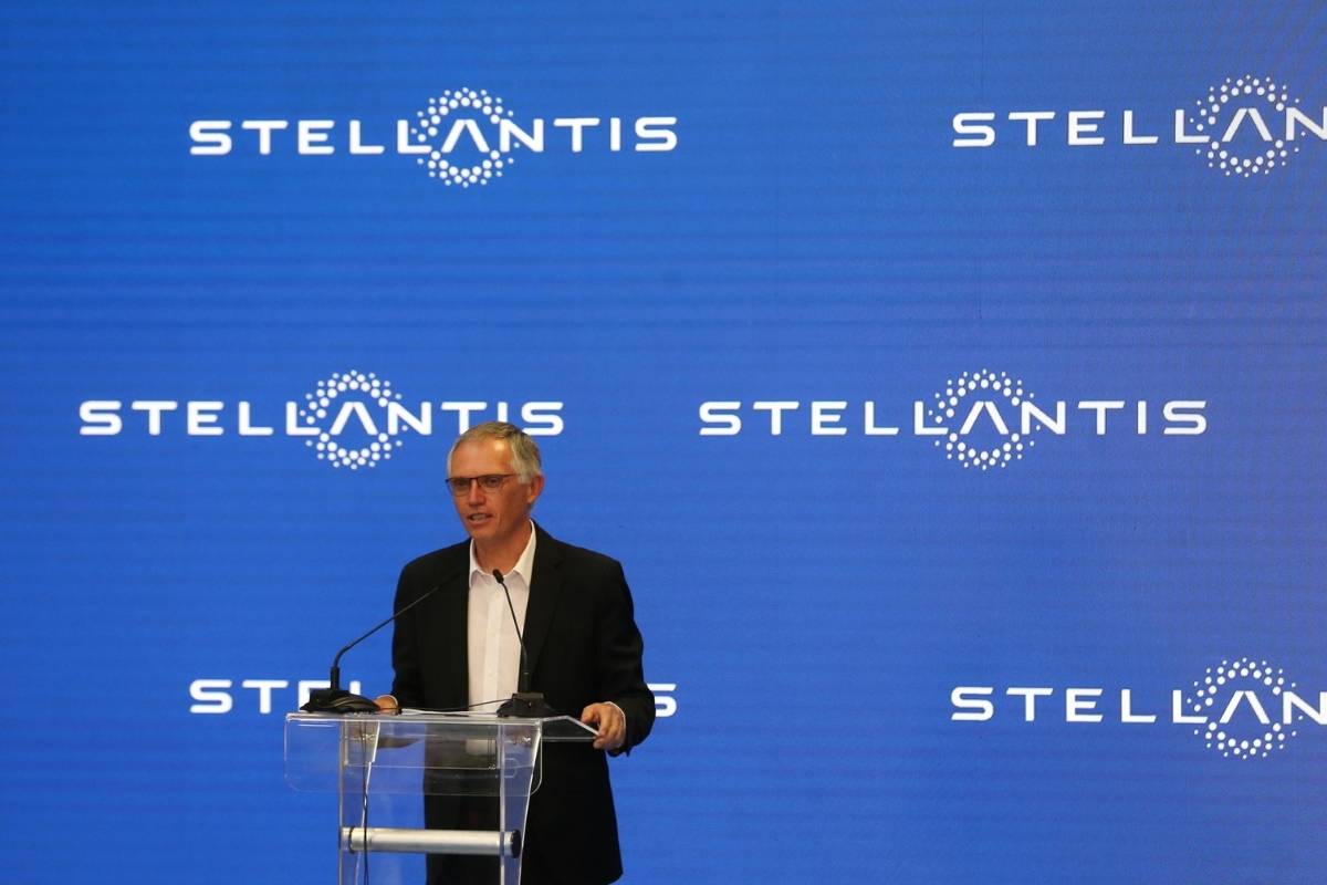 Stellantis, crolla il colosso degli Agnelli