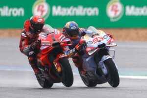 Marquez e Bagnaia duello in pista