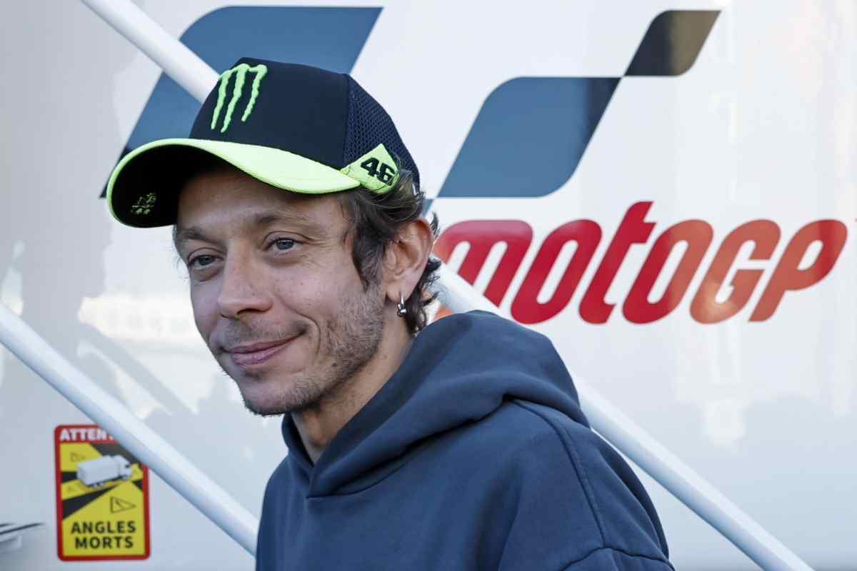 Valentino Rossi sorridente in MotoGP