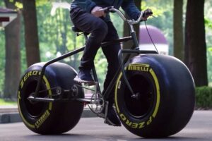 Bici con ruote da Formula 1