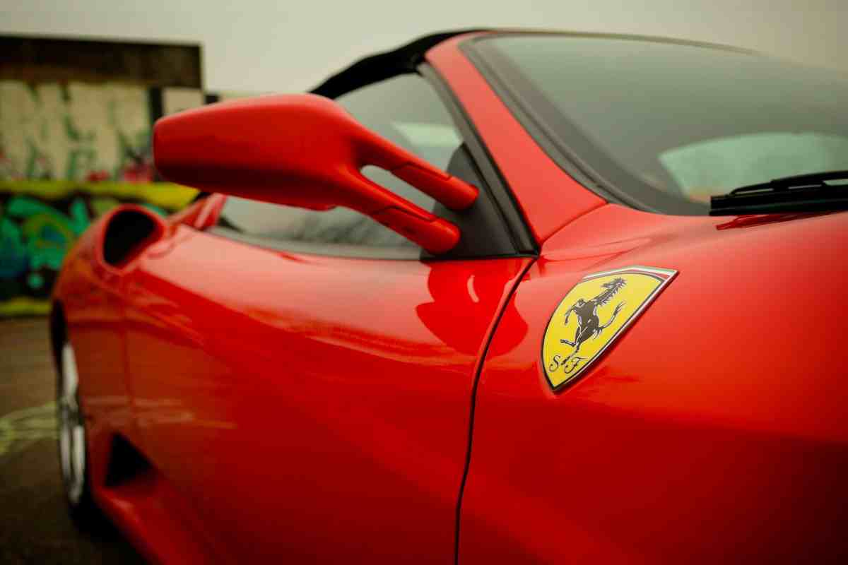 ferrari logo