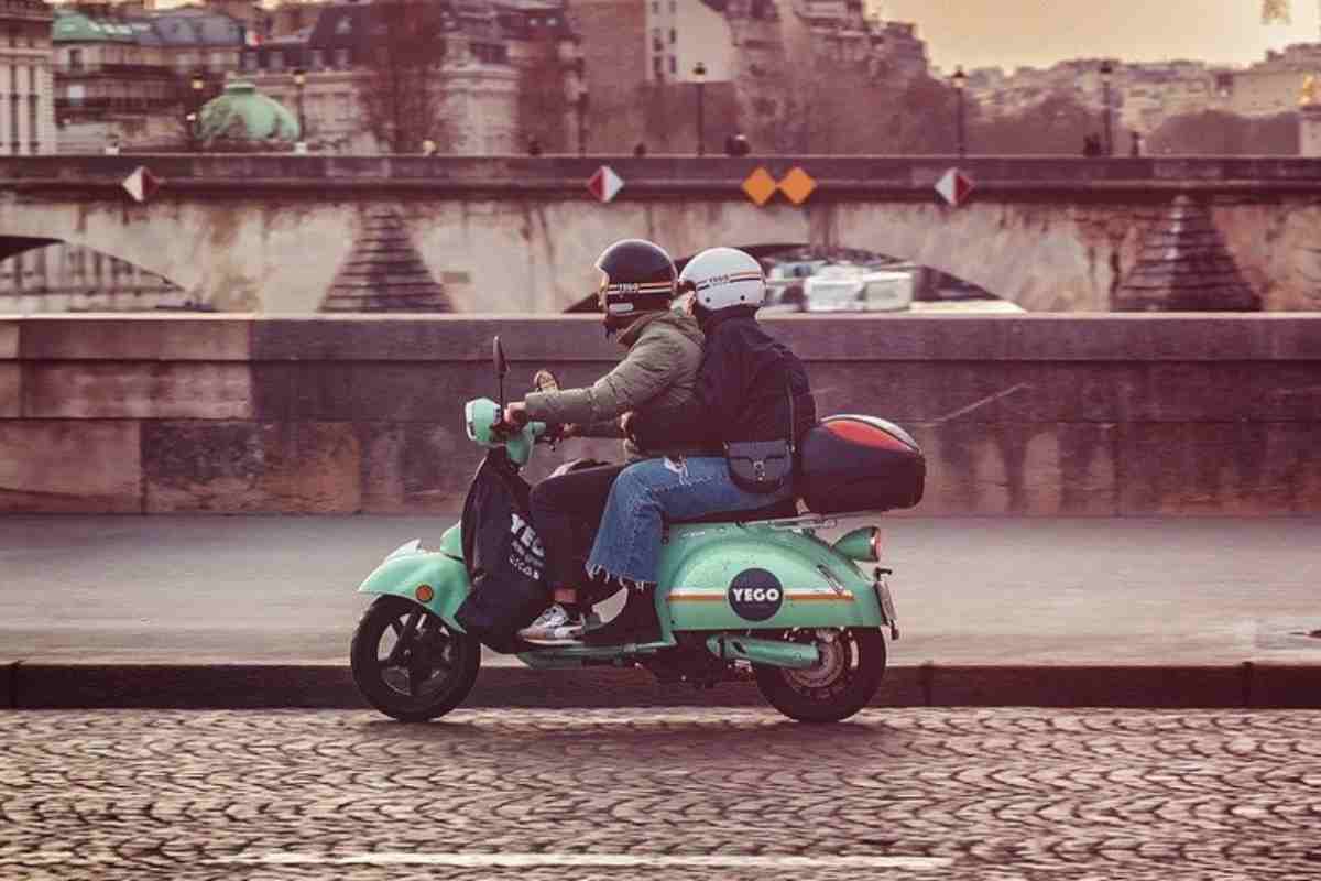 scooter in città