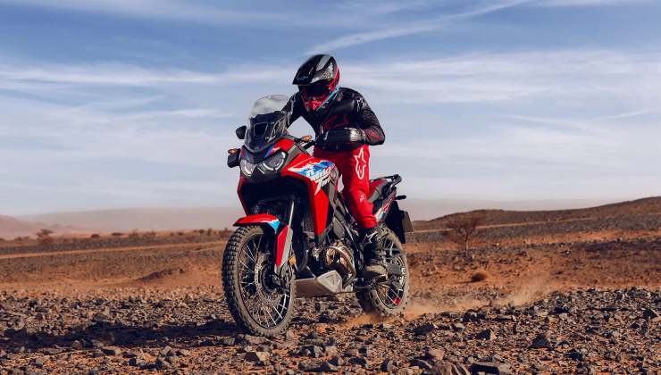 La Honda Africa Twin in azione nel deserto