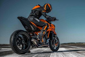 La KTM Super Duke R Evo 1390