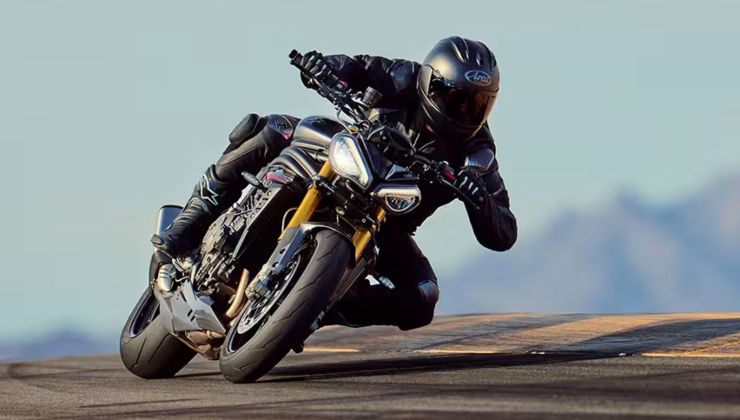 La nuova Triumph Speed Triple 1200 RS