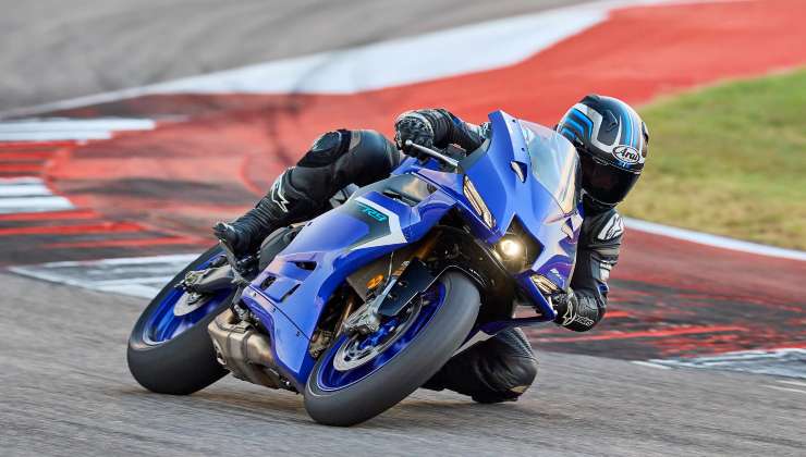 La nuova Yamaha R9 in azione in pista